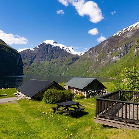 Geirangerfjorden Feriesenter Hotel ภายนอก รูปภาพ